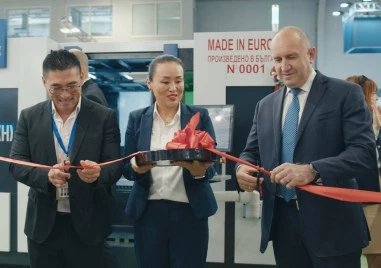 Jiatai Laser представи първата си лазерна машина, произведена в България, на MachTech 2026