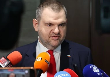 Пеевски: Впечатлен съм от Йотова - премиерът-президент ѝ забрани, но тя свика КСНС