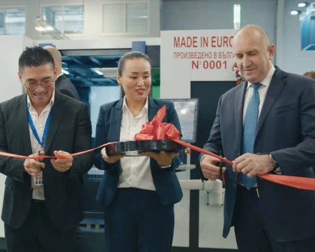 Jiatai Laser представи първата си лазерна машина, произведена в България, на MachTech 2026