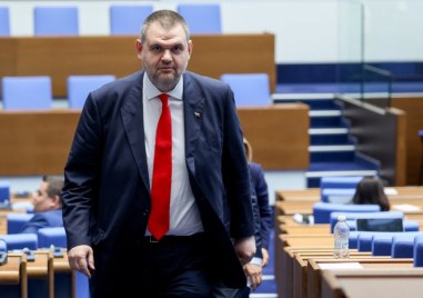 Делян Пеевски за Демерджиев: Нощем, вместо да мисли за съпругата си, мисли за мен