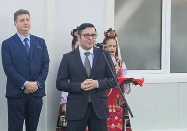 Министър Пулев откри нова инсталация за нитроцелулоза в Арсенал
