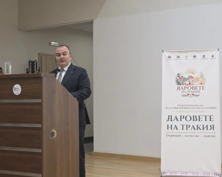 Министър Абровски: Плащанията към земеделските производители ще стартират от 20 октомври