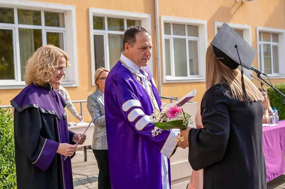 Медицински университет – София е отново първенец в 5 професионални направления