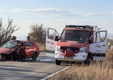 Двама загинали при тежка катастрофа на главния път Бургас-Айтос, движението е спряно