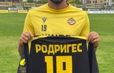 Ботев продължава традицията да пуска фланелката на играча на мача за благотворителност