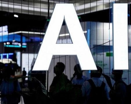 400 учени бият тревога: Искат опасният изкуствен интелект да бъде изолиран от интернет