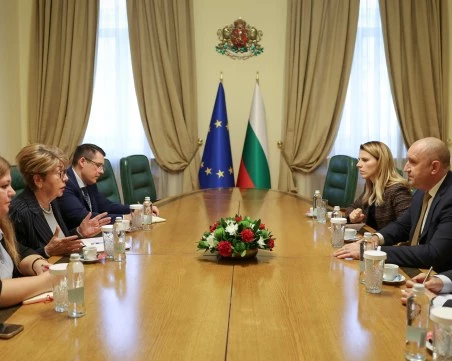 Радев се среща с Митрофанова, коментираха поразените кораби