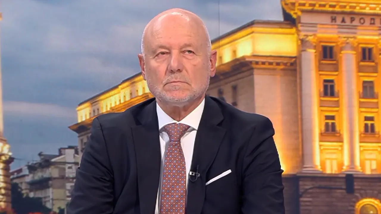 Тагарев: След четири ударени кораба и 20 загинали от устата на Радев внимателно се отрони 