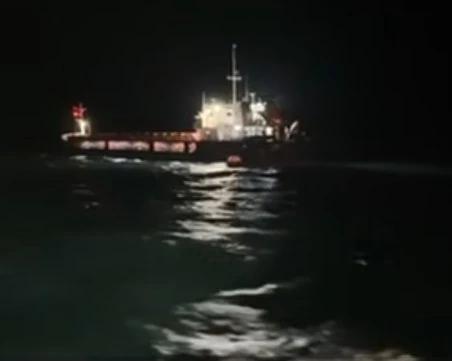 Видео показва евакуацията на екипажа на кораба „Челси – 3