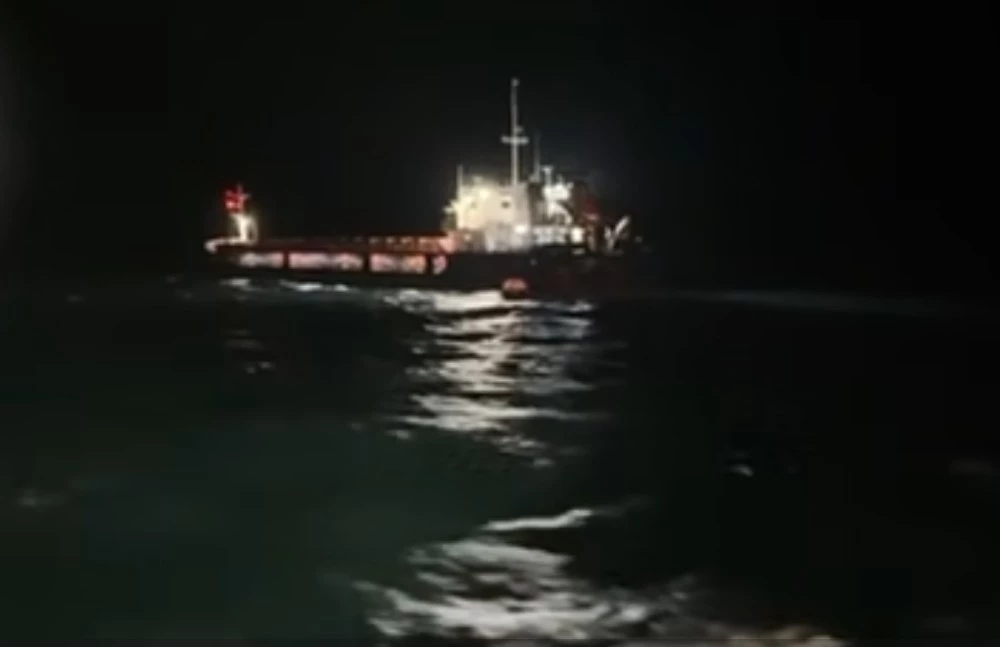 Видео показва евакуацията на екипажа на кораба „Челси – 3