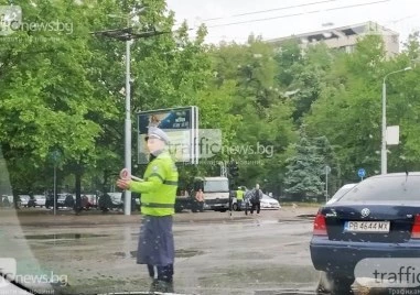 Експеримент в Пловдив: Четири от най-възловите кръстовища ще се регулират от полицаи за седмица