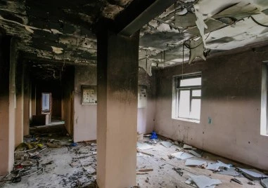 Най-малко 33 загинали при срутване на покрив на частно училище в Пакистан ВИДЕО