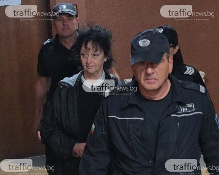 Обвиняемата за източване на НЗОК д-р Попова напуснала Клиниката по ревматология и всички заемани постове