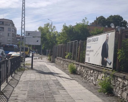 След въпроси в ОбС: Общината откри незаконни билборди на „Тодор Диев