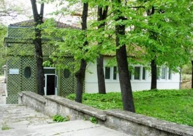Съдът отмени глоба за спекула на баня в Хисаря, НАП не проверили защо са вдигнати цените