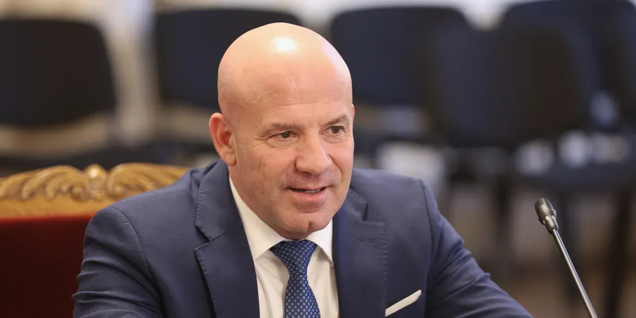 Енчо Керязов: Държавата трябва да стои на страна от конфликтите във федерациите
