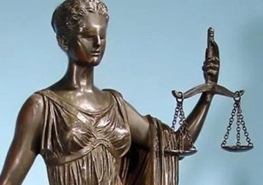 Оставиха в ареста младежа, обвинен в убийството на свой връстник в Харманли