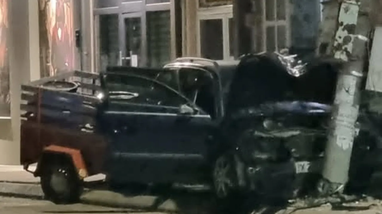 Шофьор загина при тежка катастрофа в центъра на Добрич