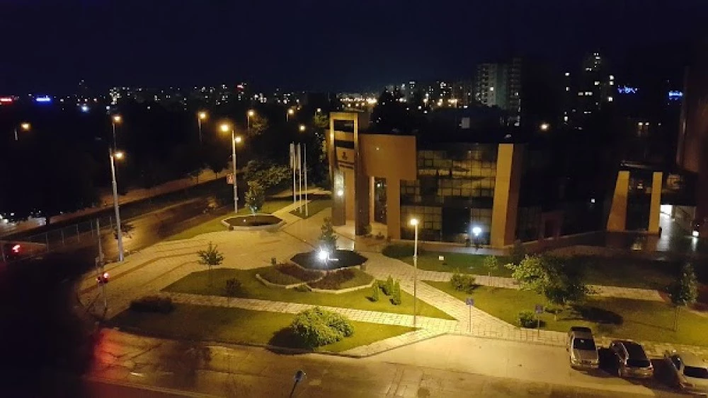 Подменят 2000 осветителни тела в „Тракия