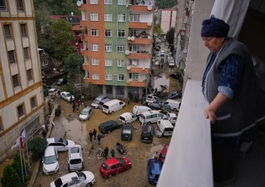 Осем са вече жертвите на опустошителните наводнения в Турция
