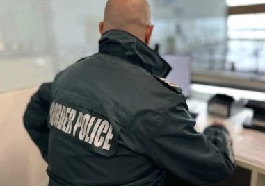 Задържаха двама българи с марихуана за над 37 000 евро на „Капитан Андреево