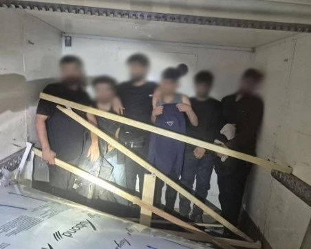 Лодка се сблъска с патрулен катер в Гърция, има загинали