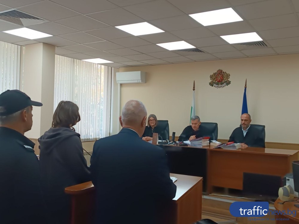 14-годишният, обвинен в убийството на майка си, я наръгал 18 пъти, рисувал пентаграм с кръвта й