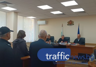 14-годишният, обвинен в убийството на майка си, я наръгал 18 пъти, рисувал пентаграм с кръвта й