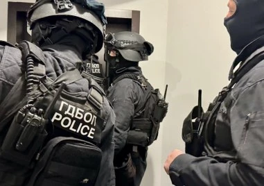 ГДБОП удари предполагаема схема за интернет измами, задържани са десетки души