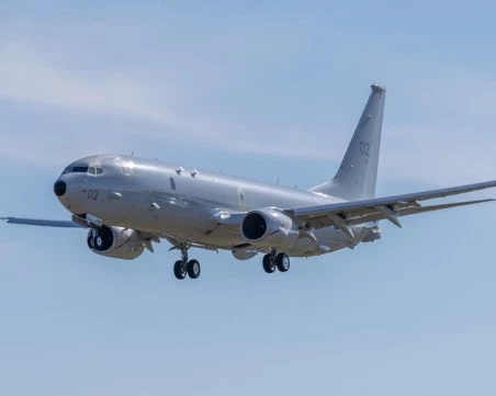 Американски военноморски самолет патрулира над Черно море