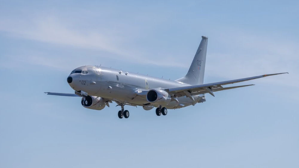Американски военноморски самолет патрулира над Черно море