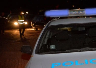 Жена открадна автомобил в пловдивски село, заряза го блъснат в съседното