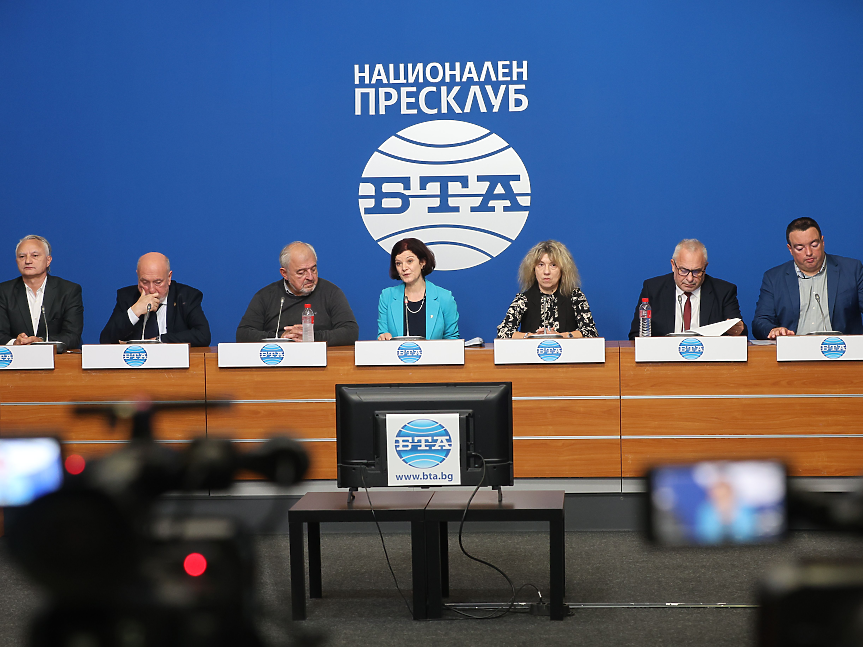 200 историци и преподаватели срещу единния учебник: Това е път към диктатура
