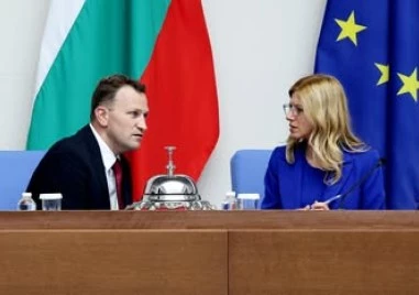 Депутатът от ПБ: Не е журналистика да отваряш вратата на автомобил с охранявано лице вътре