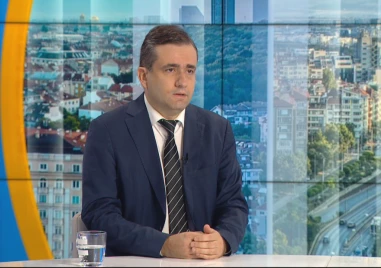 Божидар Божанов: Гюров има повече гласове, отколкото партиите, които го подкрепяме