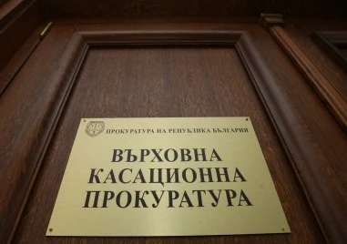 Прокурор се самоуби със собствения си пистолет, открил го синът му