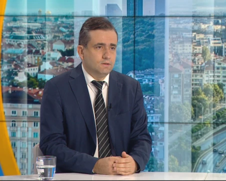 Божидар Божанов: Гюров има повече гласове, отколкото партиите, които го подкрепяме