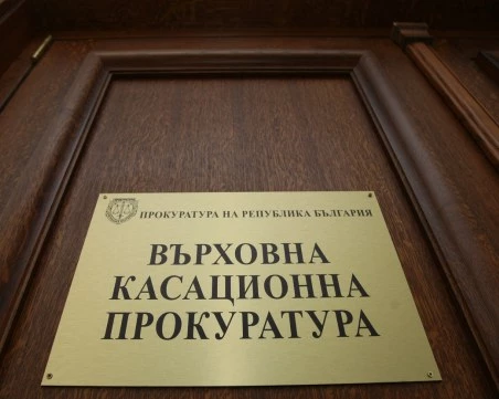 Прокурор се самоуби със собствения си пистолет, открил го синът му
