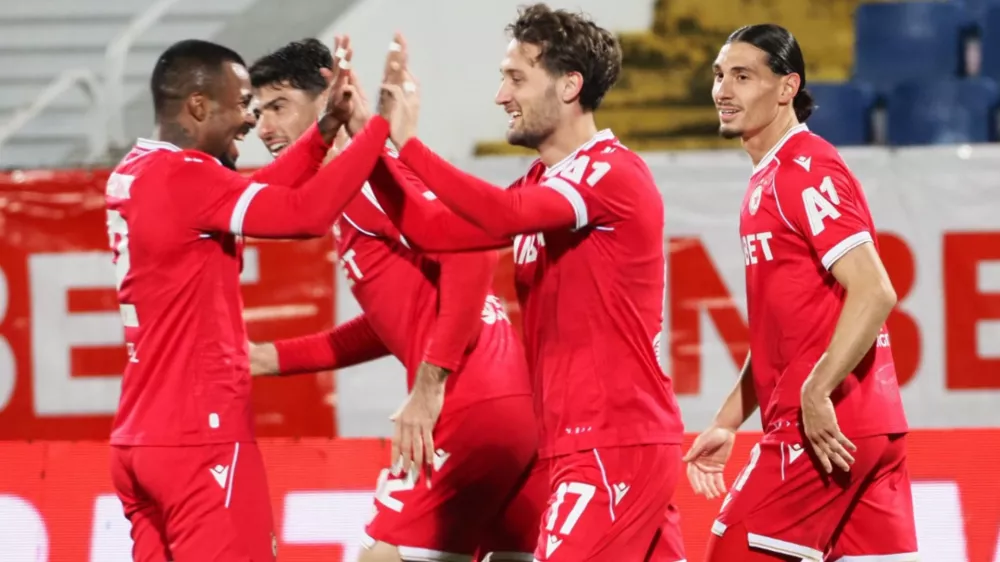 ЦСКА свали Лудогорец с 2:0 и се върна на върха
