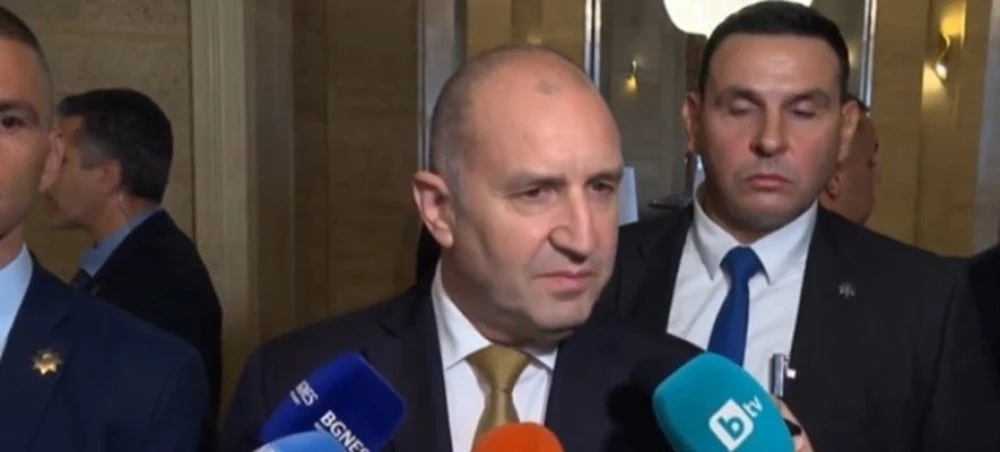Радев: На балотажа битката ще е между два противоположни политически модела