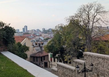 Облачно и хладно в Пловдив, възможни са и превалявания