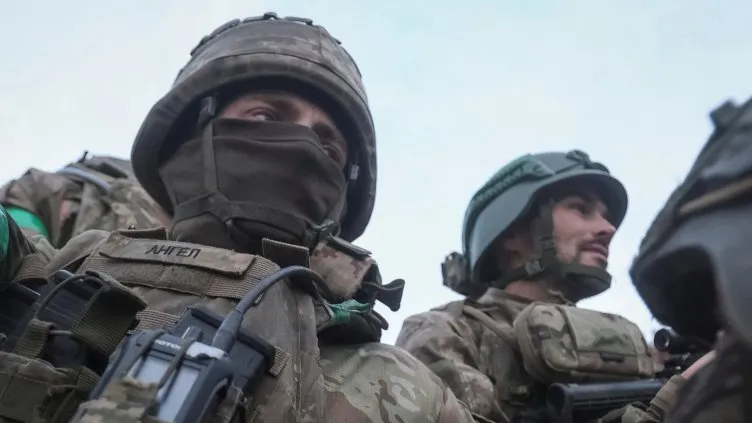 Качиха го в колата и го принудиха да подпише: Как Русия набира войници за фронта