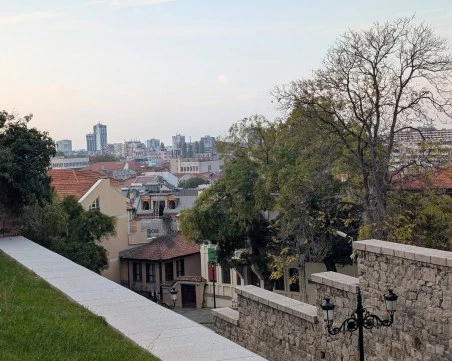 Облачно и хладно в Пловдив, възможни са и превалявания