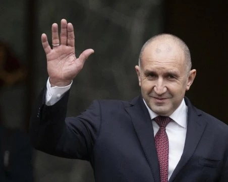 Радев не смята, че е било грешка съобщението в подкрепа на Йотова