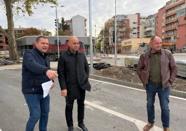 Пробивът под Централна гара напредва, сменят шумни шахти след сигнали на пловдивчани СНИМКИ