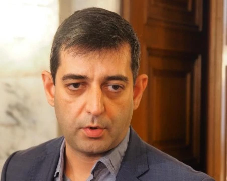 Николай Вълканов: До изборите политици и институции ще се напреварват с 