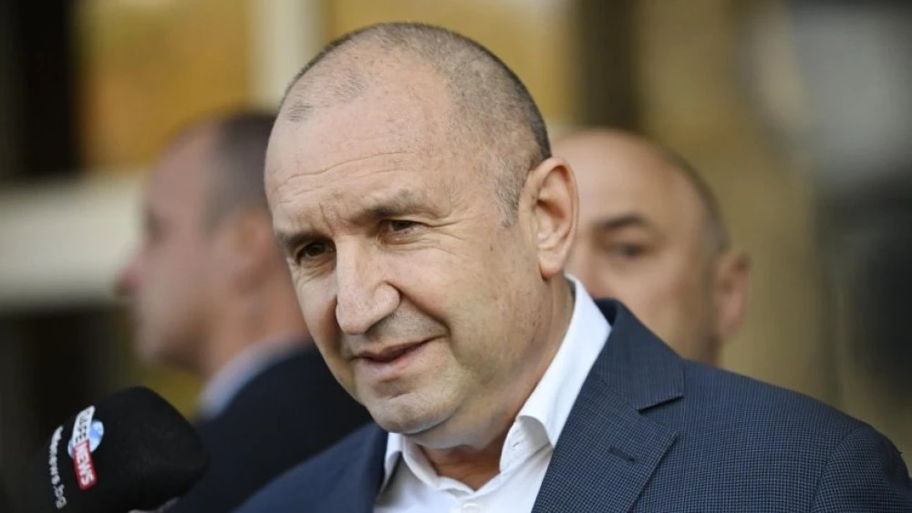 Радев: Нямаше как да разкрием кой е запалил антените на Starlink, извършителите щяха да избягат