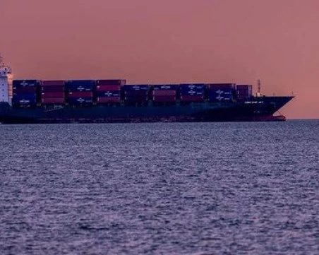Потънал е контейнеровозът, ударен от дронове край Калиакра