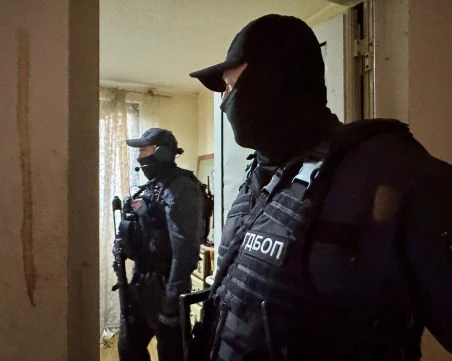 ГДБОП откри над 1500 антични и средновековни ценности при двама мъже край Пловдив, разминаха се с пробация